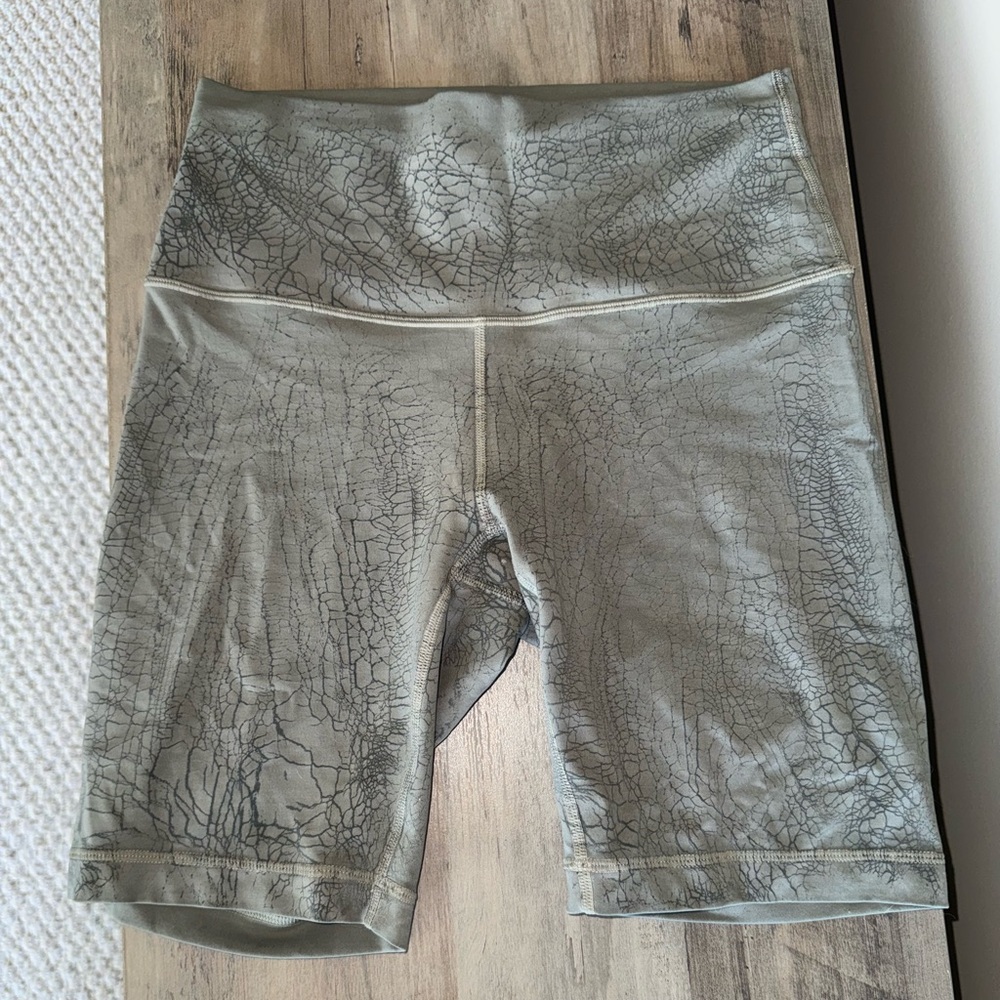 Lululemon Wunder train shorts